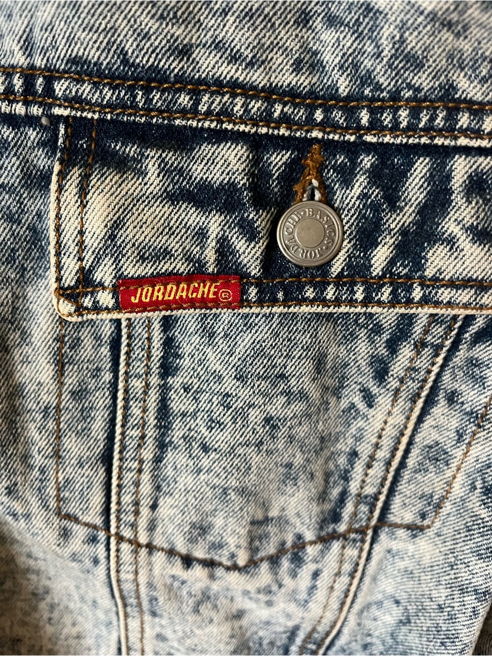 Vintage Jordache Original Jeanswear Hand Drawn Wolf Denim Jacket Size LG - Picture 4 of 9